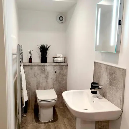 Carvetii - Anne House 5 - Superking Bedroom En-suite Διαμέρισμα